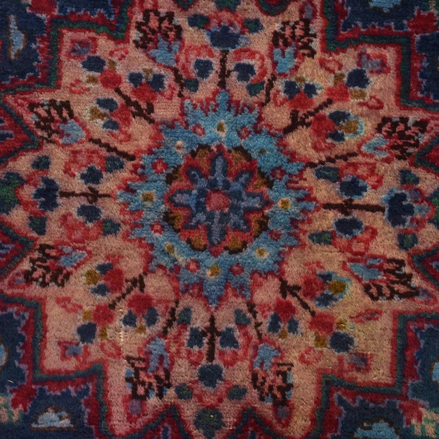 Red Kashan Hand-Knotted Persian Rug (KN-635)